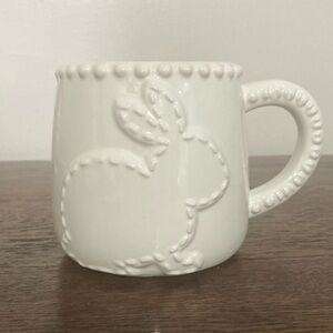 NWT- 19.28floz- Beautiful White Ceramic Textured Pattern Bunny Mug